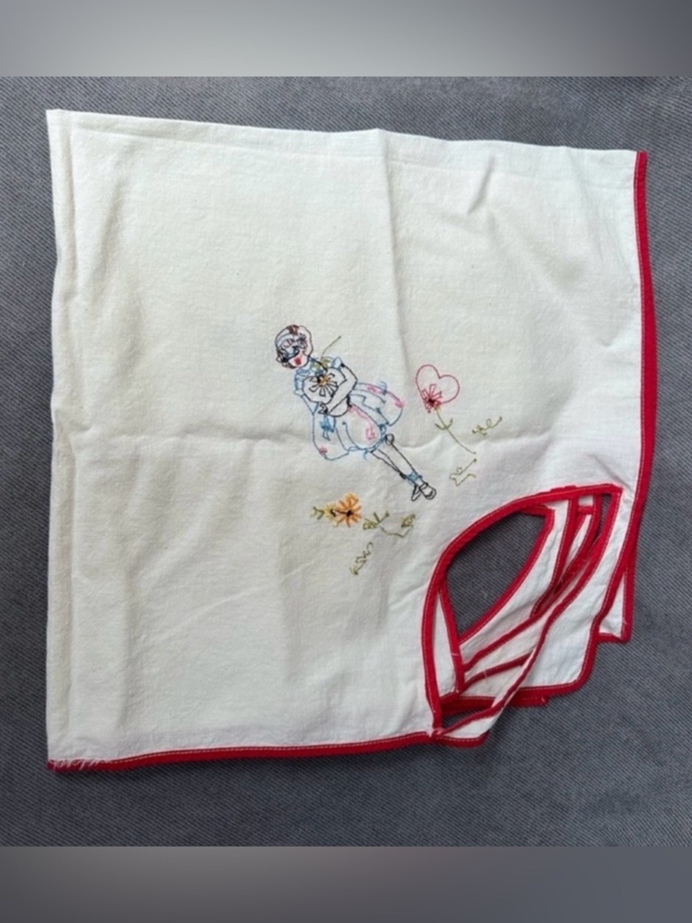 Vintage Embroidery Fabric Pie Carrier